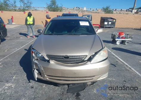 2004 Toyota Camry Xle z USA, uszkodzony, nr VIN 4T1BE32K64U884448